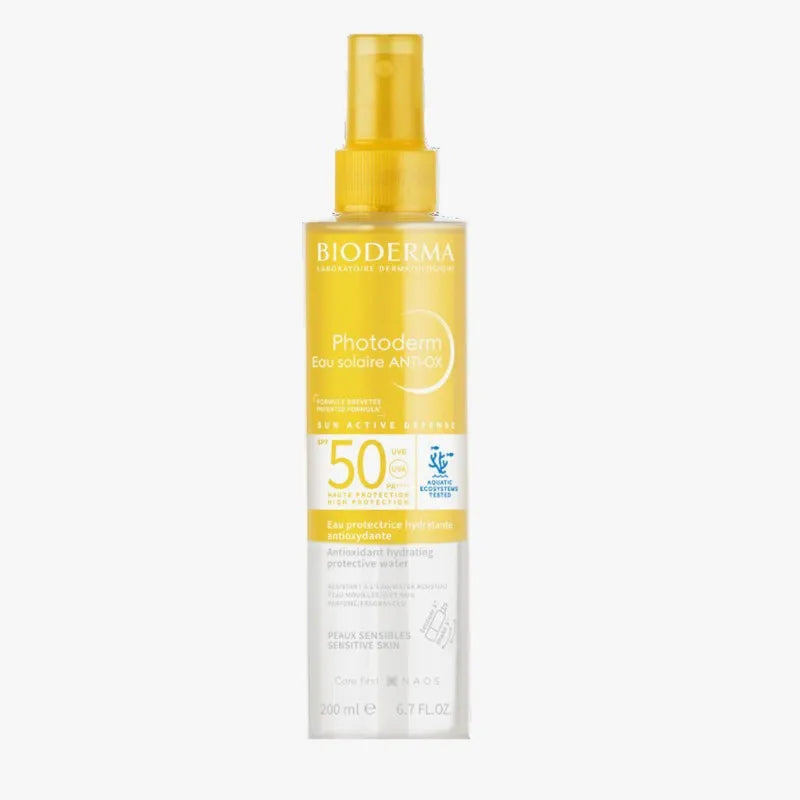 Photoderm Eau Solaire Anti-Ox SPF 50 Bioderma protegiendo la piel del sol con antioxidantes.