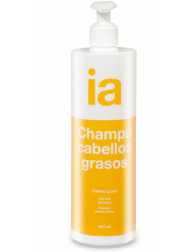 Botella de Interapothek Champú Cabellos Grasos, formulado para regular el sebo y fortalecer el cabel